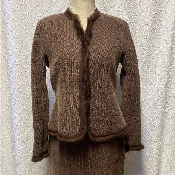 Kasper size 4 petite 2 piece Elegant Brown Skirt Suit with rabbit hair trim - Picture 2 of 13